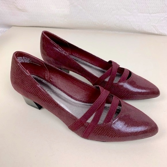 STORAGE Kim Rodger red snakeskin texture Point toe chunky heel pumps Sz 6.5 - Picture 2 of 16